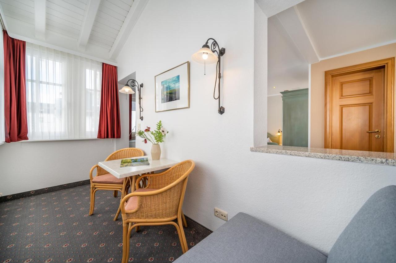 Hotel Villa Neander Остзебад Бинц Екстериор снимка