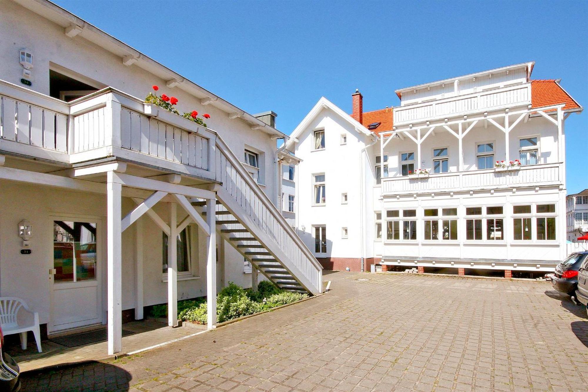 Hotel Villa Neander Остзебад Бинц Екстериор снимка