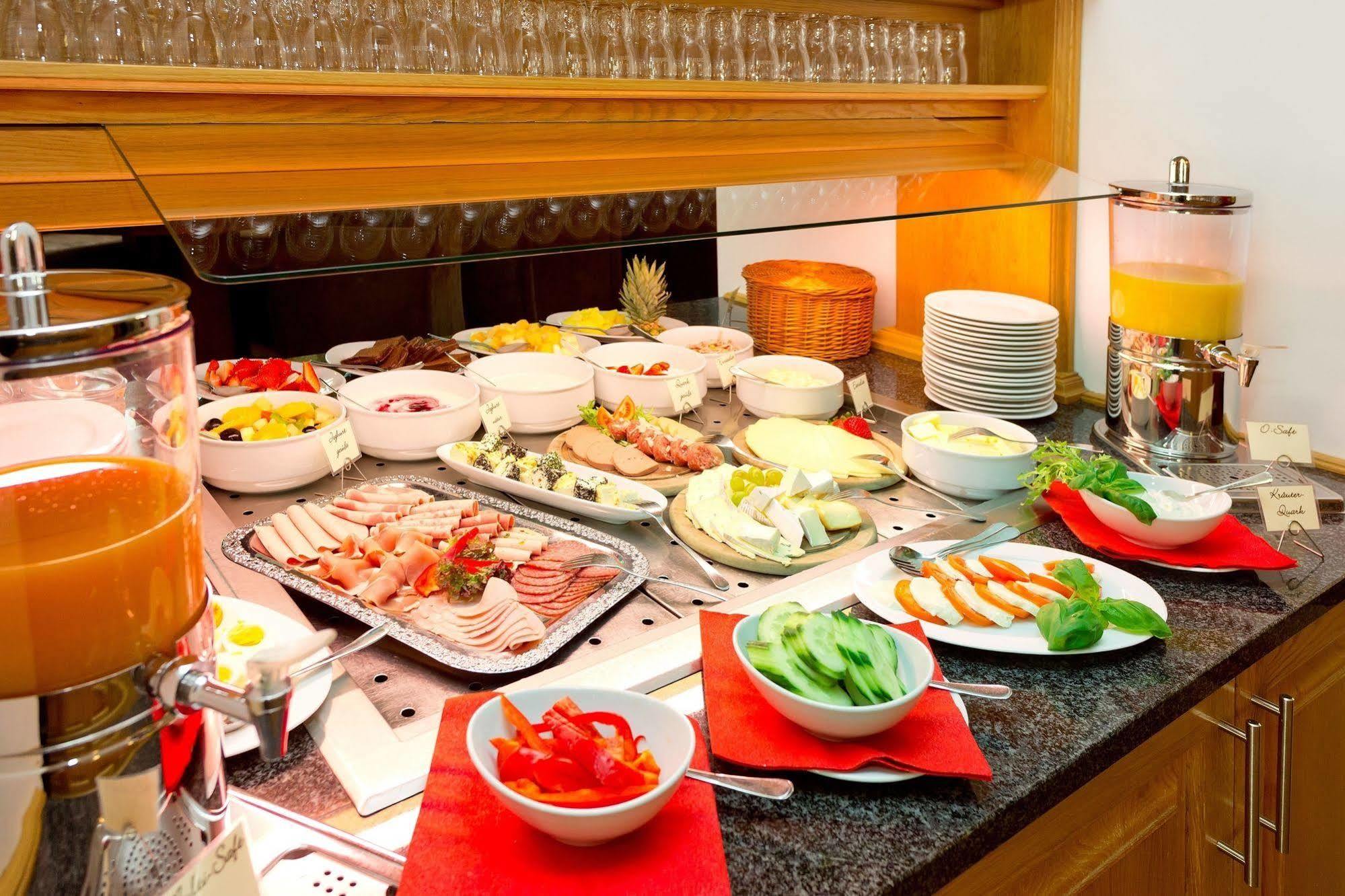 Hotel Villa Neander Остзебад Бинц Екстериор снимка